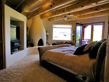 Luxury Home w/ Excellent Views and Outdoor Spaces. 