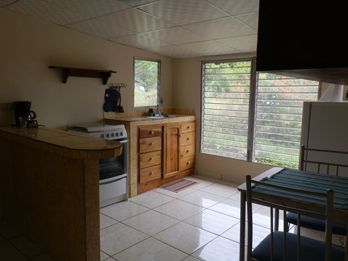 Fully equipped kitchen and dining area