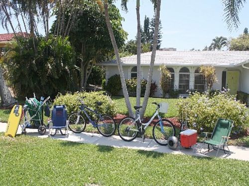 Plenty of toys for your use. 2 comfort bikes, plenty of beach chairs and towels. Carts for hauling your drinks a lunch to the beach.