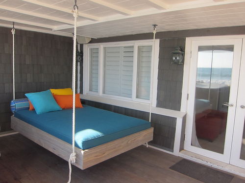Lower deck, hanging daybed