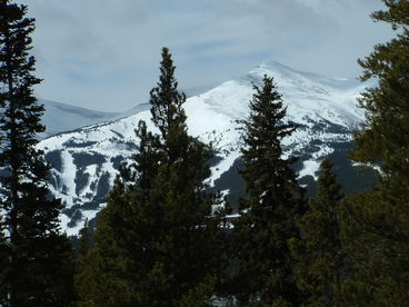 FROM THE BALCONY CAN BE SEEN PEAKS 7 AND 8 OF THE BRECKENRIDGE SKI AREAS