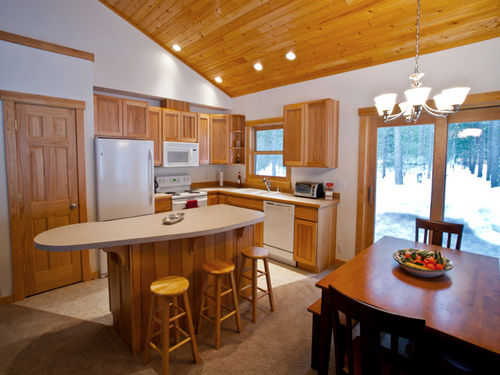 New Mazama , Winthrop  Liberty Woodlands Cabin