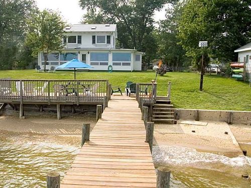 Potomac River, Maryland Waterfront Home with Beach and Dock
