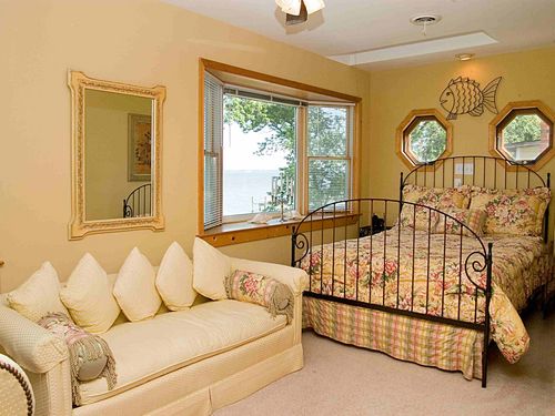 Potomac River, Maryland Waterfront Home with Beach and Dock