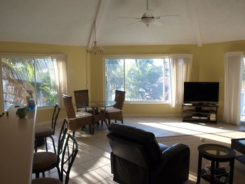 Hexagonal Shaped Living Room - 180 degree waterfront views