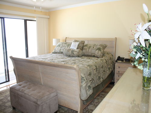 Town Home Crystal Beach 4 Bedroom 3 Bath