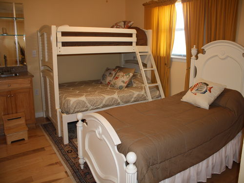 Town Home Crystal Beach 4 Bedroom 3 Bath