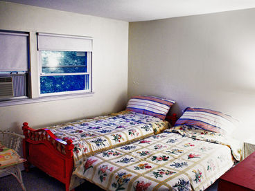 5 Bedroom East Hamptons Year round & Summer 2013 Vacation Rental with Pool