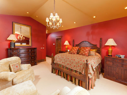 Master Suite featuring King Bed and gas fireplace