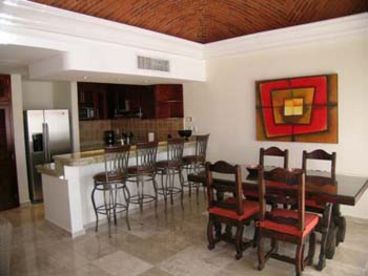 dining room, fully size kitchen and all of the amenities