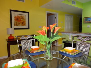 Dining Area and Breakfast Bar.