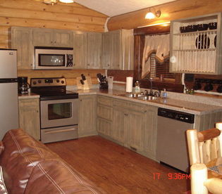 Loose Moose Lodge, kitchen area