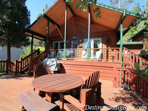 The spacious deck on the main level adds to the outdoor entertainment options with great views and a large yard for the kids and pets to play in.