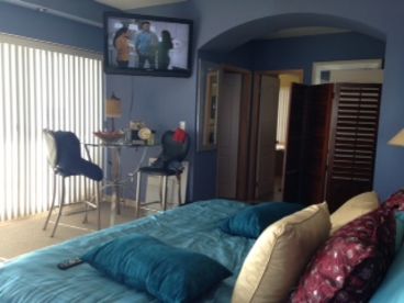 Rosarito Master bedroom with ocean view  & color direct TV.