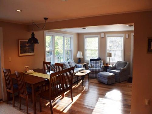 Family Room, open to kitchen, hdtv, wifi, etc...