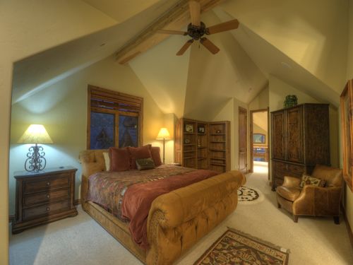 Second Master Bedroom Upstairs,King Bed, Vaulted Ceilings, Private Bathroom