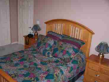 Master Bedroom (Queen)