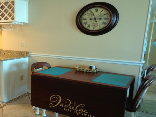 Drop-leaf table in the dining area