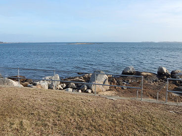 Waterfront Cottage, Latimer point