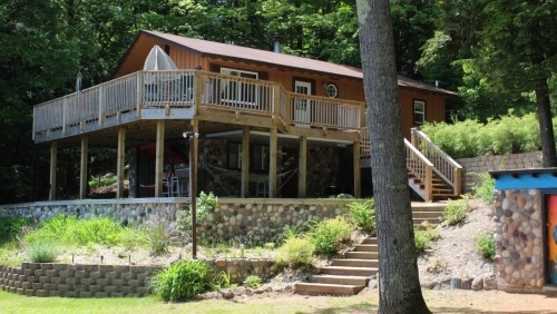 View Catfish Main Cabin