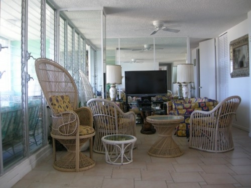 Beachfront Penthouse Suite1,850 Ft^2 w30 Balcony