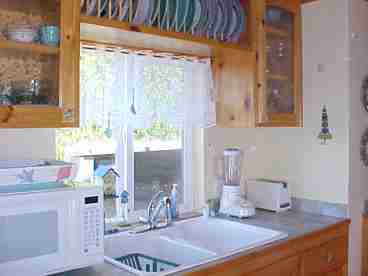 Fully equipped kitchen with gas stove & latte maker!