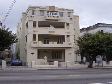 Art Deco House perfectly located  with three bedrooms for rent.
3 bedrooms for the price of a one bedroom in  hotel.

private city tours on requests
or you can directly request it to cubamigos@yahoo.es