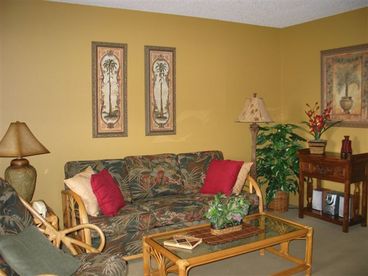 Livingroom with Queen Sofa Sleeper
