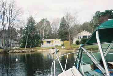      Lake Winnipesaukee Lakefront Cottage