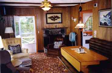      Lake Winnipesaukee Lakefront Cottage