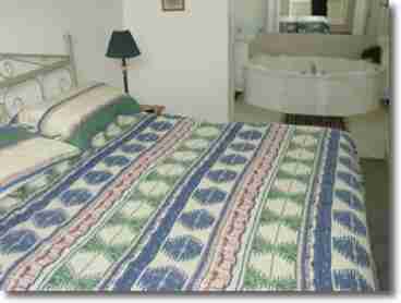 Bedroom 2 & Jacuzzi
