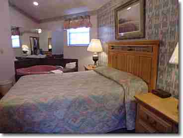 Master Bedroom & Jacuzzi