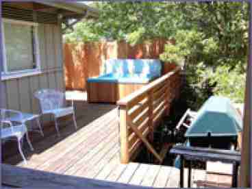 HOT TUB & Deck