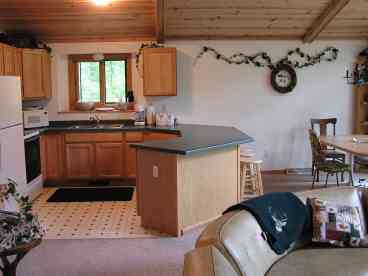 Kitchen & Dining