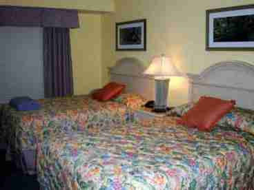 Bed-room with two Full size Beds