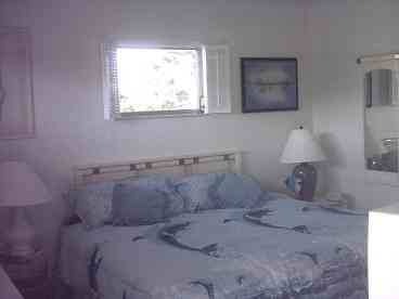  ALL OUR CONDOS HAVE NEW KING SIZE BEDS AND  DIRECT ACCESS TO THE LANAI.
