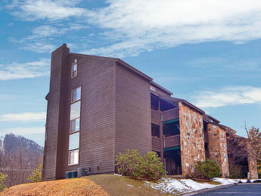 $75 Night-High Chalet Vacation Condo-2 bedroom -2 bath