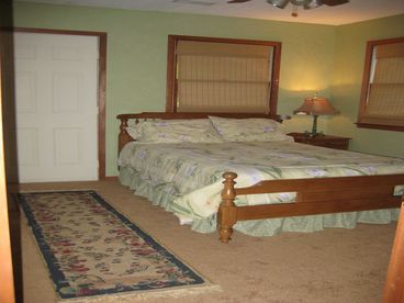 master on main with full size bed, private full bath, private access to deck (don\\\\\\\\\\\\\\\\\\\\\\\\\\\\\\\\\\\\\\\\\\\\\\\\\\\\\\\\\\\\\\\'t know why picture stretches)