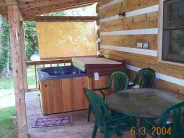 What could be more relaxing than a soak in the HotTub on the private backporch.