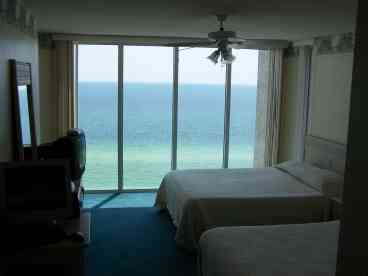 Direct access to the gulf front balcony and 2 queen beds