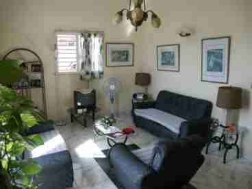 comfortable  apartments in Havana.
cubamigos@yahoo.es

 private city guide , walking tours and by car (on request)