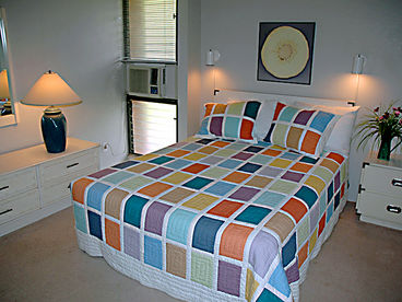 Queen size bed and a/c