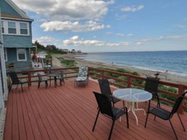 Front deck facing ocean.