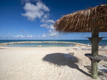 Sunset Cove on Seven Mile Beach