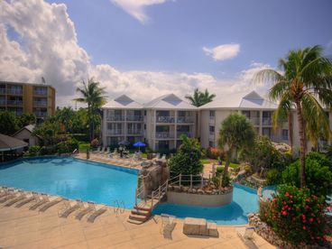 Sunset Cove on Seven Mile Beach