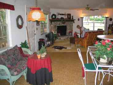 Ocala Nat Forest  - Lakefront Lodge Vacation Rental
