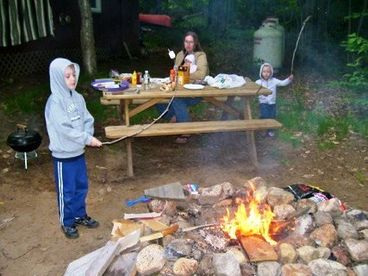 Your very own campfire area right next to the cabin. 