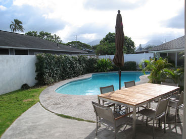 Place to dine and relax poolside