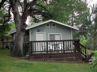 One room cabin with full kitchen, fireplace, queen bed and bath. Will sleep up to four persons. Has A/C, TV w/DVD, private deck
Room Rate $150 - $185