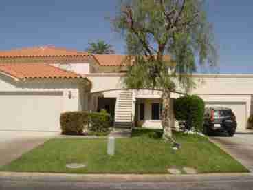 3 bedrooms, 2.5 Baths, newly remodeled, newlyfurnished, lower unit, direct pool/Jacuzzi access to the largest Pool and SPA in the Country Club.